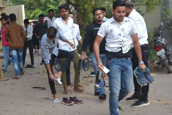 नकल रोकने के लिए हर तरह से चेकिंग