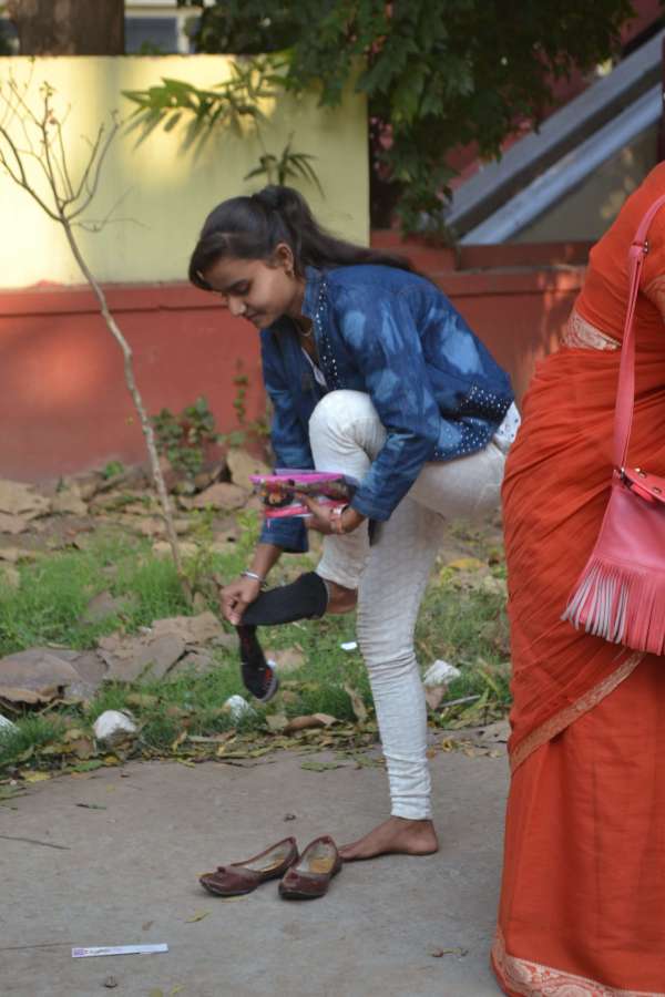 नकल रोकने के लिए हर तरह से चेकिंग