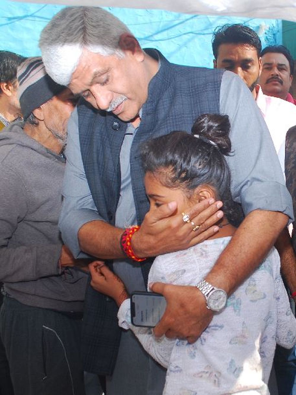 शेखावत से लिपटकर फफक पड़ी 9 वर्षीय जिया