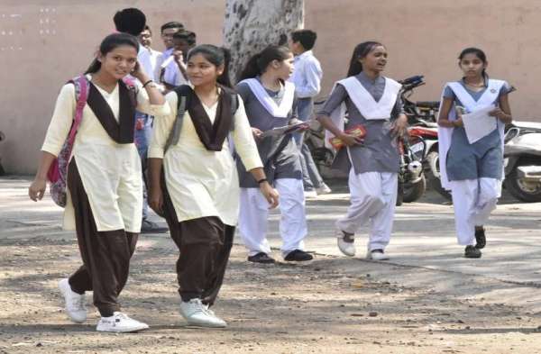 विद्यार्थियों ने किया 90 अंको से ज्यादा का पेपर