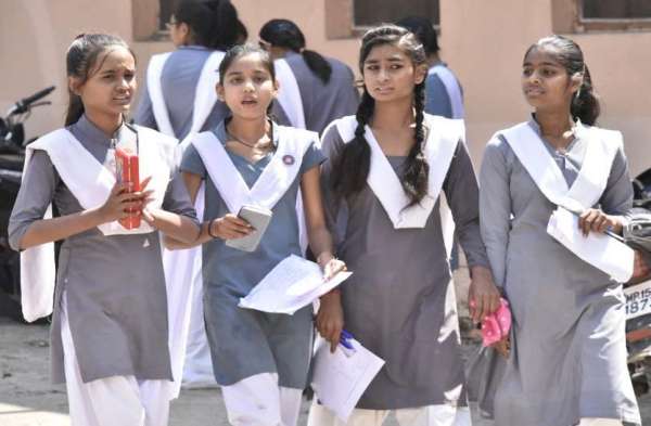 विद्यार्थियों ने किया 90 अंको से ज्यादा का पेपर