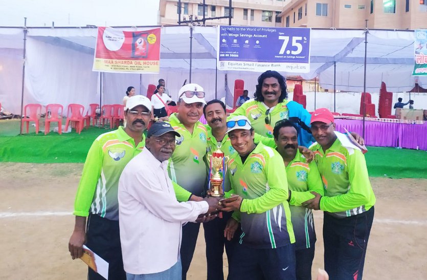 Katni Green team wins Veterans Cricket tournament
