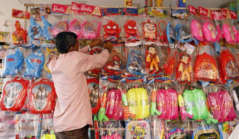 Gujarat: होली की पिचकारी पर कोरोना वायरस भारी