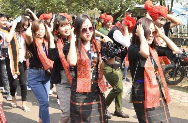 रैली में दिखी विविधता में एकता की झलक -बुंदेली छटा