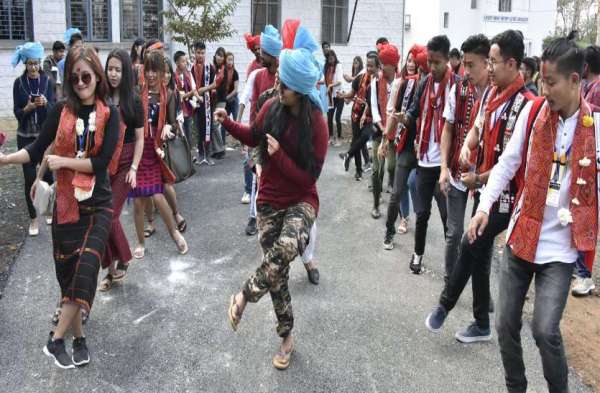 रैली में दिखी विविधता में एकता की झलक -बुंदेली छटा