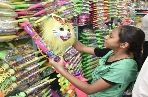 बाहुवली टैंक और सुपर गन से खिलेगा रंग