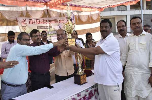 विवि की टीम को 100 रन से हराकर स्कूल शिक्षा ने किया गौर टूर्नामेंट पर कब्जा