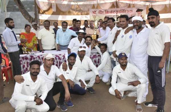 विवि की टीम को 100 रन से हराकर स्कूल शिक्षा ने किया गौर टूर्नामेंट पर कब्जा