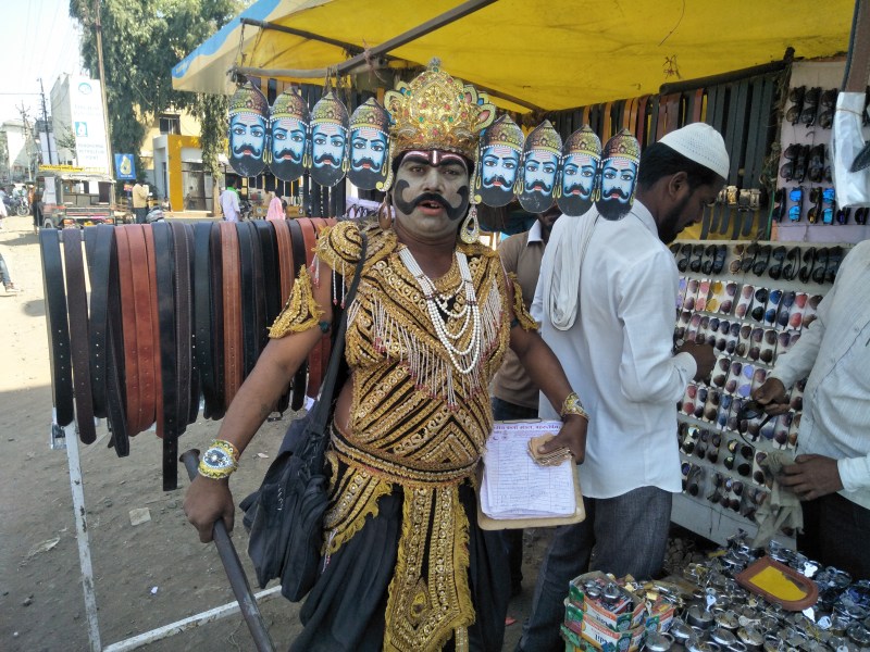 kapil sharma : कपिल शर्मा टीवी पर, ये तरह-तरह के वेश बदलकर सडक़ों पर हंसाते हैं