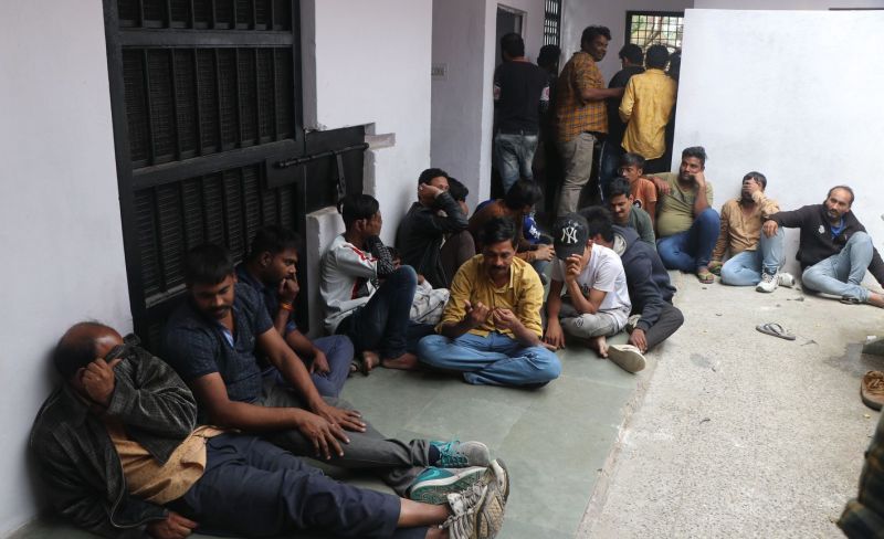 घर में खेल रहे थे जुआं, पुलिस पहुंची तो मच गई भगदड़, 40 आए पकड़ में