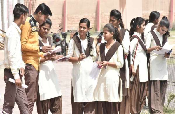 112 केंद्रो पर हुआ अंग्रेजी का पेपर, नहीं पहुंचे 538 विद्यार्थी