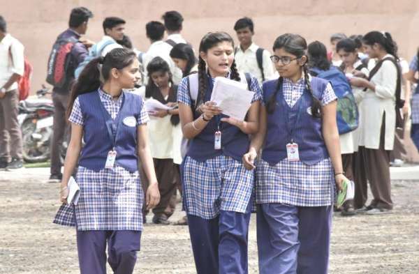 112 केंद्रो पर हुआ अंग्रेजी का पेपर, नहीं पहुंचे 538 विद्यार्थी