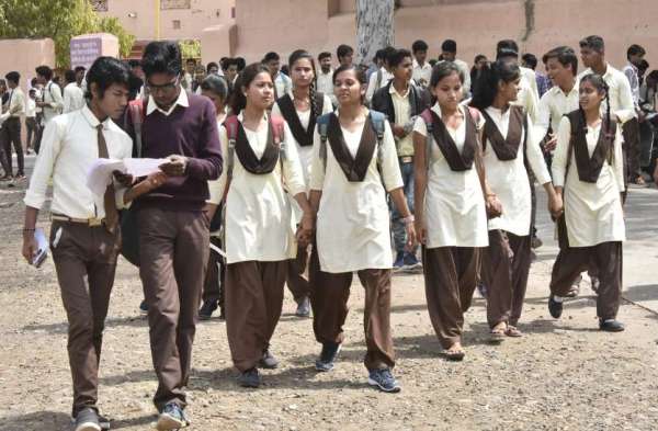 112 केंद्रो पर हुआ अंग्रेजी का पेपर, नहीं पहुंचे 538 विद्यार्थी