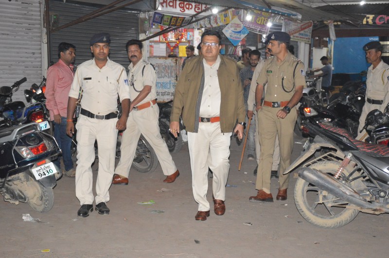 When the crime in the city did not stop, the SP himself commanded the city of Samhali