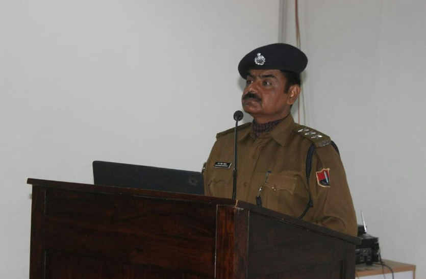 सडक़ हादसे में घायलों को अस्पताल पहुंचाएं, नहीं होगी पूछताछ : एसीपी
