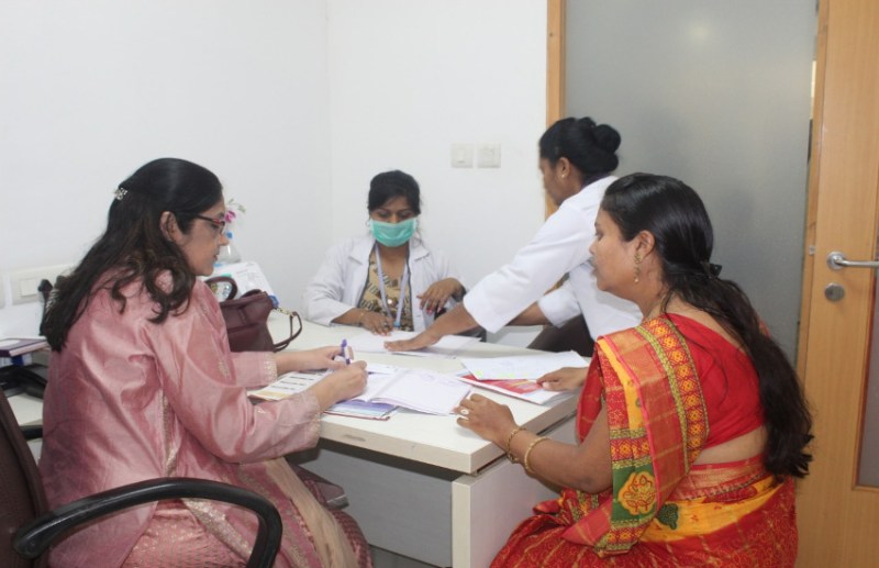 रामकृष्ण के डॉक्टरों ने किया 125 महिलाओं का निशुल्क इलाज