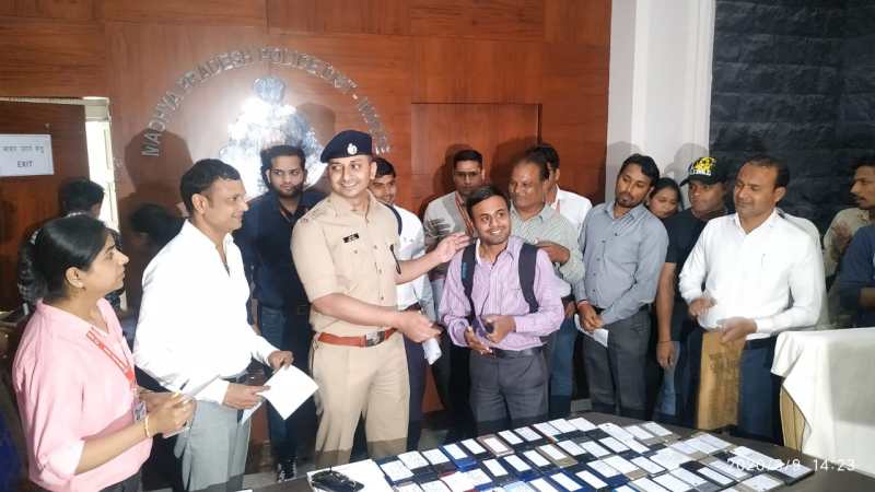 मोबाइल चोरी हो जाए तो इस तरह करे शिकायत, पुलिस ढूंढकर लौंटाएगी मोबाइल