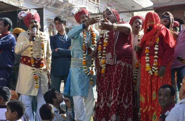 Happy Holi : colorful summer season has arrived