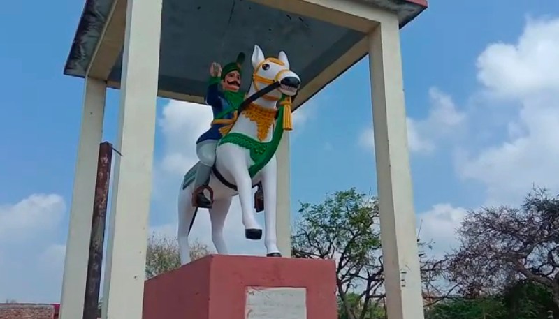 रायबरेली के डलमऊ में राजा डल की याद में होली के दिन नहीं जाती है होली, 28 गांव मनाते है शोक,तीन दिन बाद खेली जाती है होली