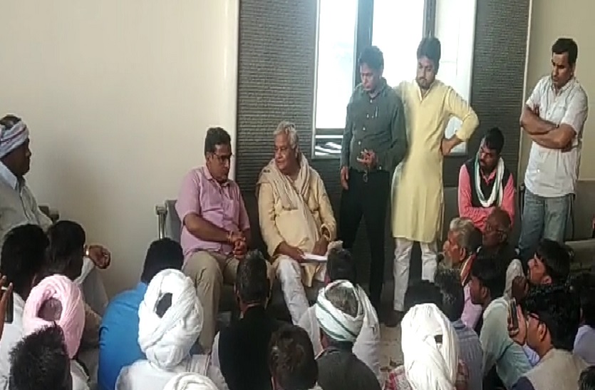 ओलावृष्टि पर सियासत, किरोड़ी मीणा ने किया चाकसू से जयपुर कूच, कृषि मंत्री को सौंपा ज्ञापन