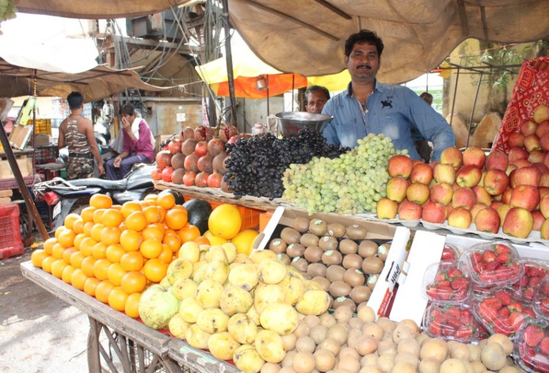 आवक कम इसलिए 300 से 400 क्विंटल आ बाहर से