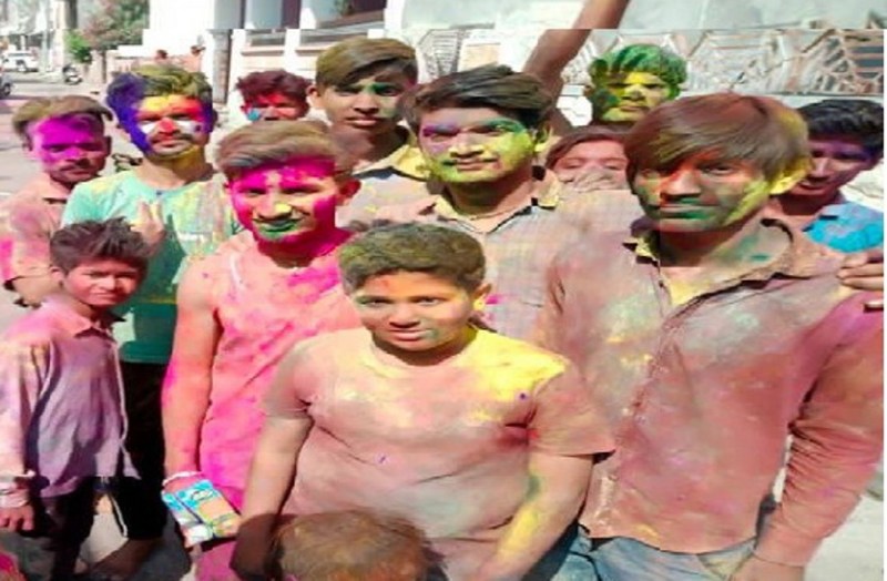 Holi played fiercely, celebrated festival with great pomp