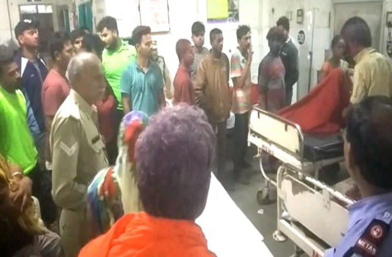 Angry father and son injured three by shooting stone in the mercury mercury