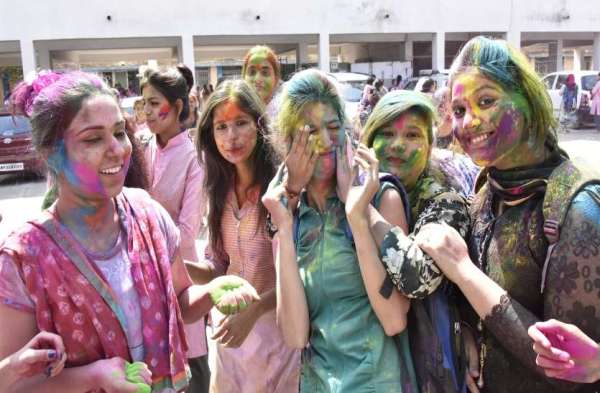 बुरा न मानो होली हैं