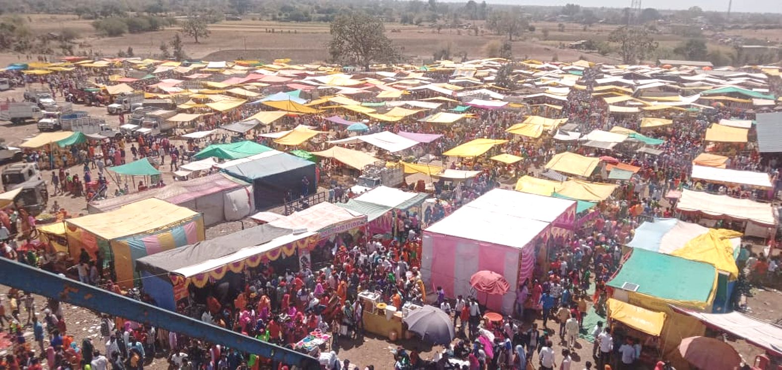 Tribals in the last Bhagoria fair celebrated, MLA welcomed by applying Gulal