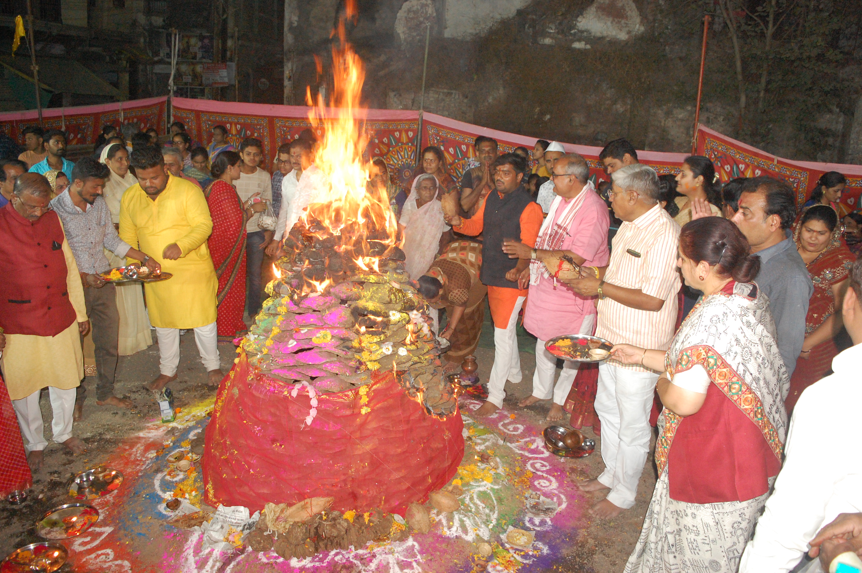 Holi burns off evil, exudes goodness