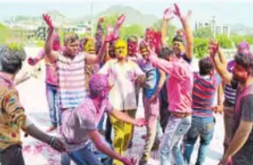 HOLI 2020...पुलिस की होली पर कोरोना का साया !