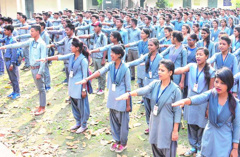 आईटीआई के कर्मचारियों व 500 छात्र-छात्राओं ने ली स्वच्छता की शपथ