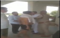 बेंगलुरु में जीतू पटवारी और सिंधिया समर्थकों के बीच झड़प, पुलिस ने पटवारी को हिरासत में लिया