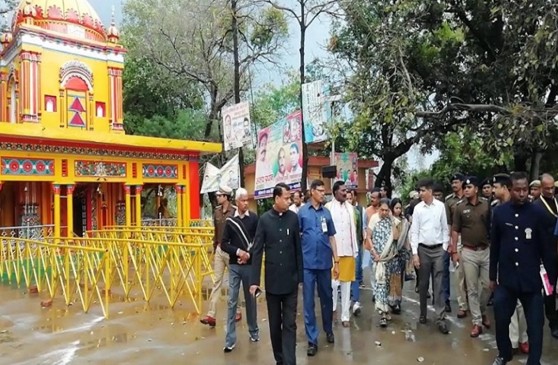 राज्यपाल आनंदीबेन ने लव कुश की जन्मस्थली का किया भ्रमण, आरती कर की पूजा अर्चना