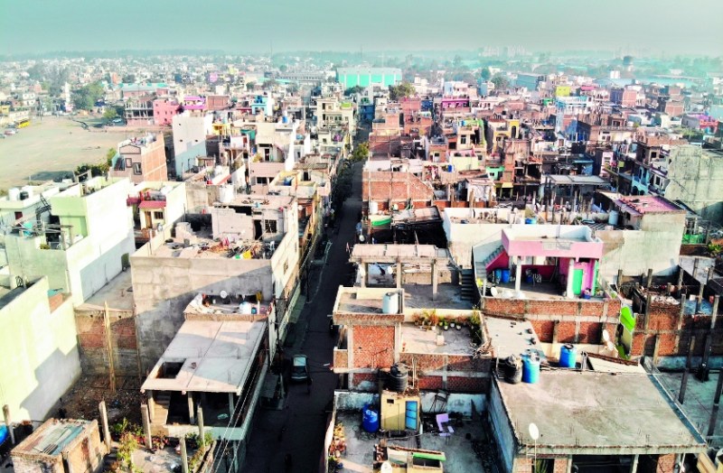 आवासीय क्षेत्रों को 5 से अधिक भागों में बांटकर जैसा चाहो वैसा निर्माण की छूट