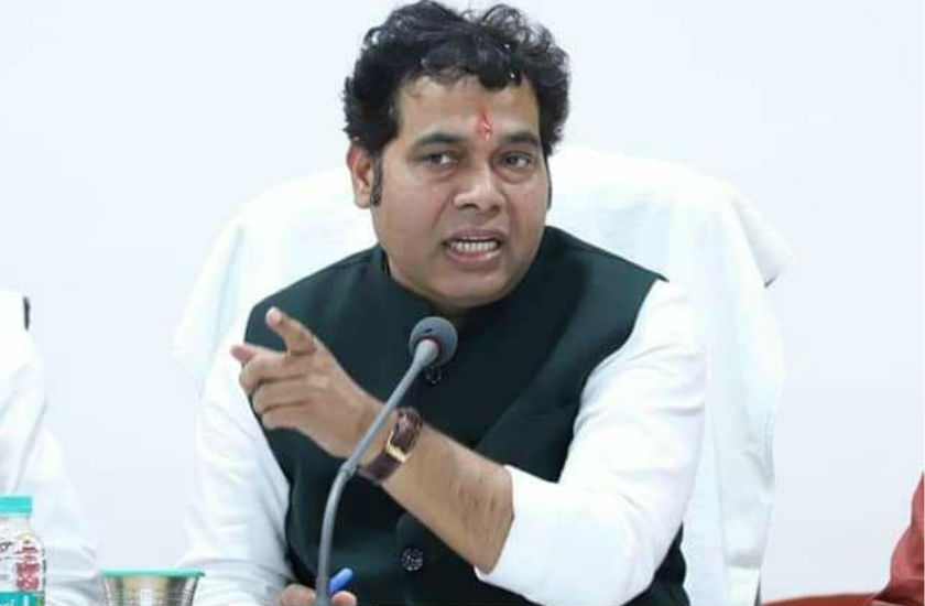 गलत बिल भेजने वाली एजेंसियों के खिलाफ तत्काल करें एफआईआर: ऊर्जा मंत्री