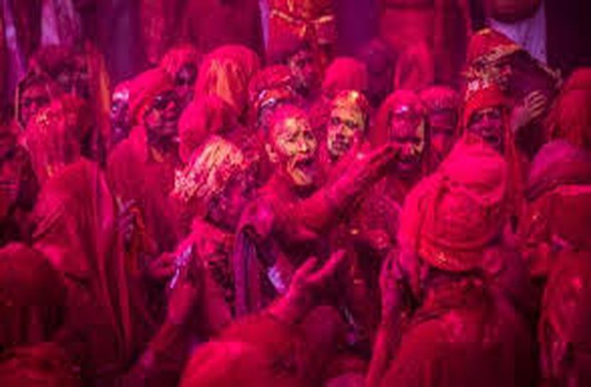 RANG PANCHAMI : बीरबल ने लुटाई गुलाल की खर्ची