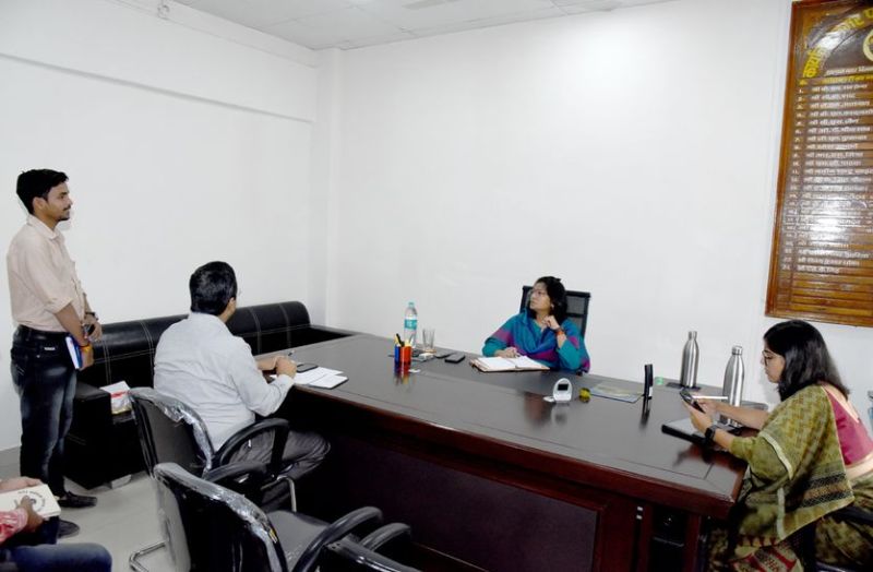 Central lighting work on major routes of Ratlam after Rangpanchami