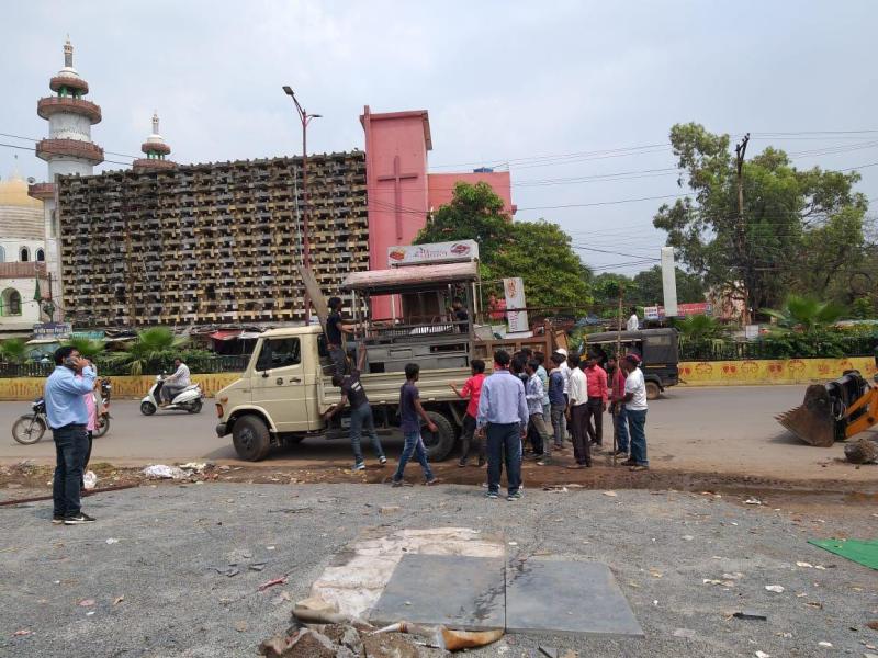 मोतीबाग के पास संचालित अवैध चौपाटी को निगम ने हटाई