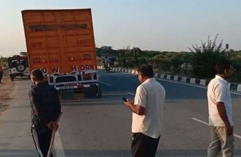 ( प्रतीकात्मक तस्वीर )