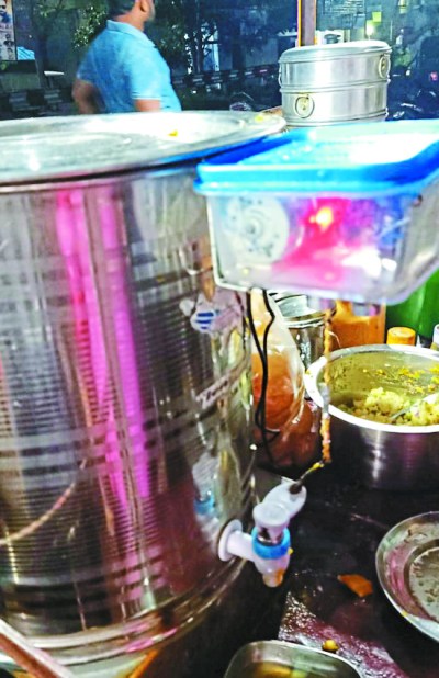 सेंसर के जरिए  भरता है गुपचुप और  डस्टबिन कहती है थैंक्यू