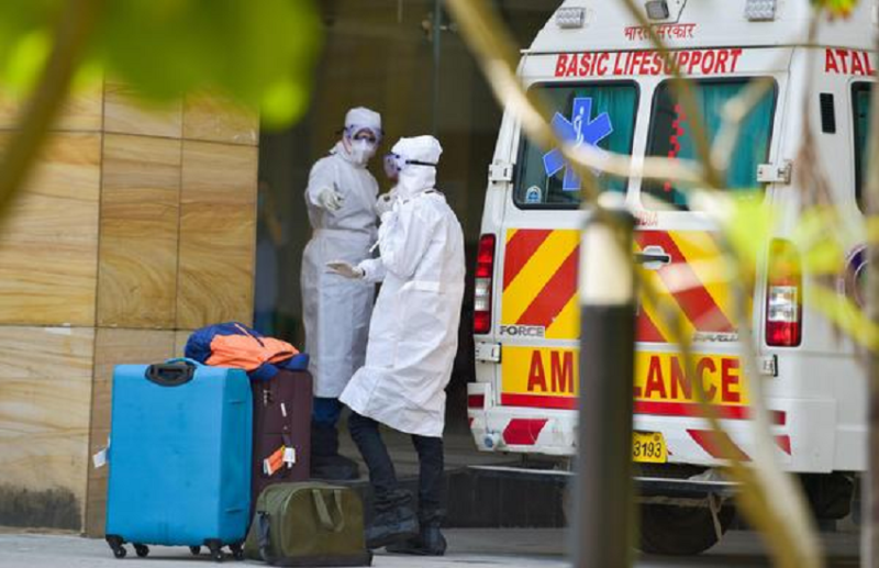 दिल्ली: सफदरजंग से डिस्चार्ज हुए कोरोना संक्रमित 6 मरीज, हॉस्पिटल ने घर भेजा