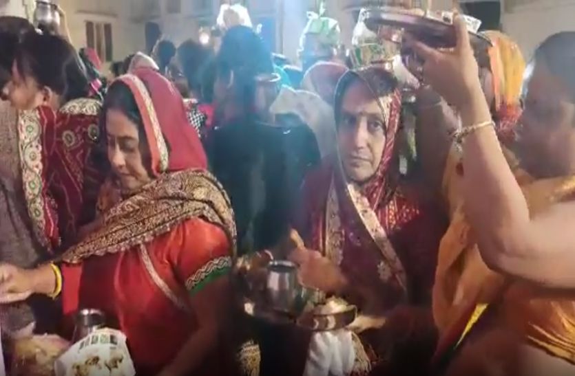 धूमधाम से मनाया जा रहा शीतला सप्तमी का त्योहार