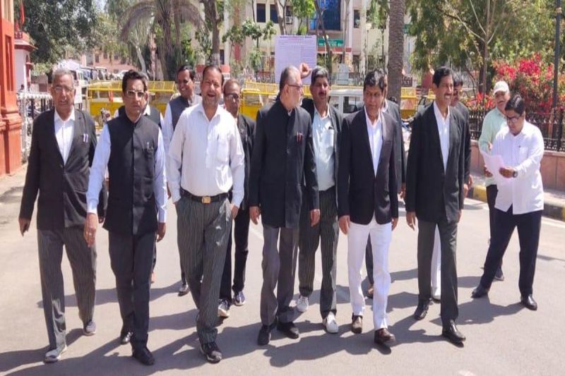 बीकानेर में हाईकोर्ट बैंच की मांग को लेकर अधिवक्ताओं का प्रदर्शन