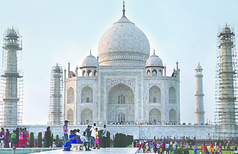 कोराना वायरस ने ताजमहल के दीदार पर लगाया ग्रहण
