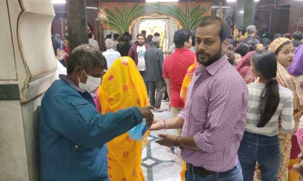 Corona Arlt also appeared in Jaipur's temples