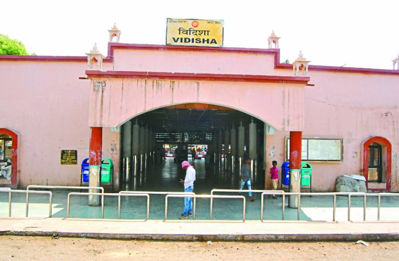 Corona virus : Cancellation of 250 Reservations everyday