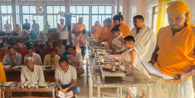 Dharm karm: आदिनाथ भगवान का मना जन्म और तपकल्याणक