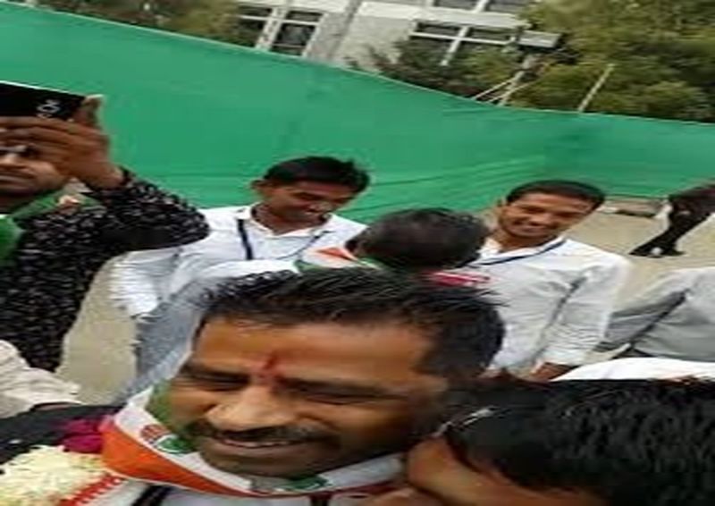 Political news:: कांग्रेस विधायक जीतू चौधरी पहुंचे जयपुर