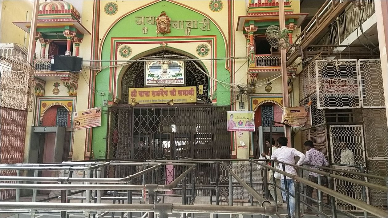 बदल गया बाबा रामदेव के मंदिर का समय